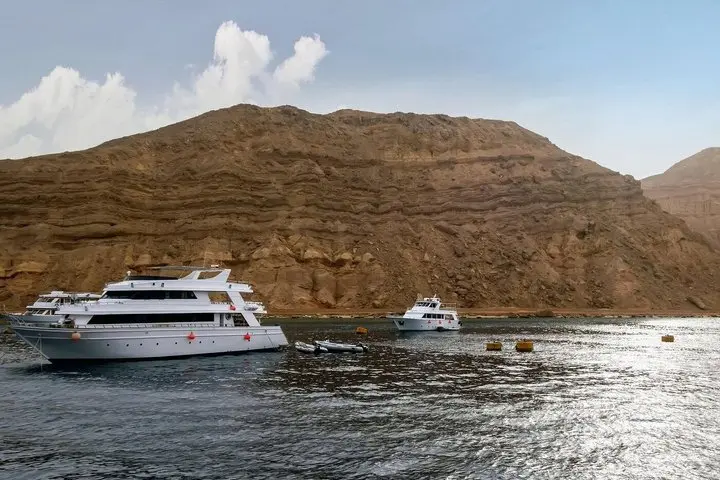 Snorkeling Trip by boat to Tiran island