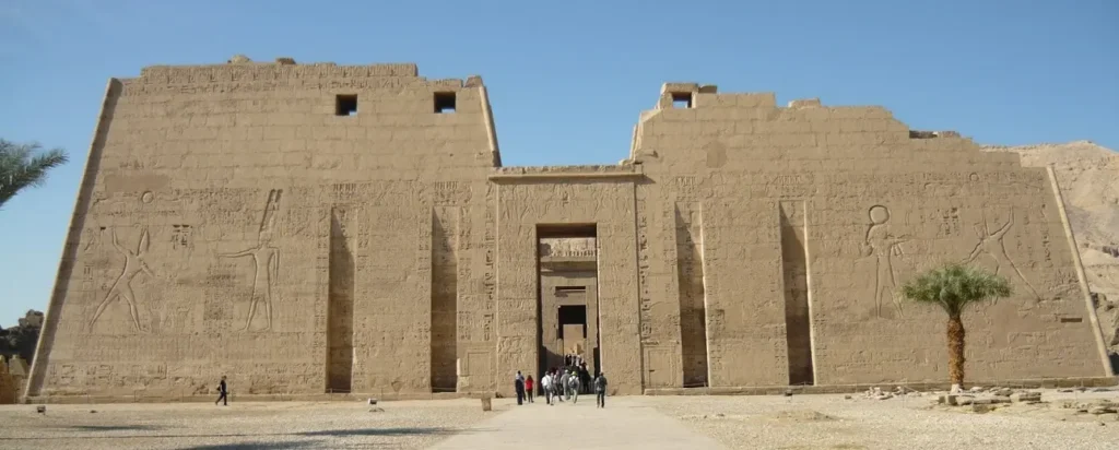 Day Tour to Ramesseum Temple, Habu Temple, and Nobles Valley