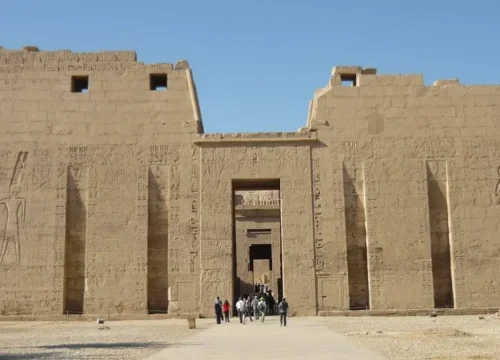 Day Tour to Ramesseum Temple, Habu Temple, and Nobles Valley